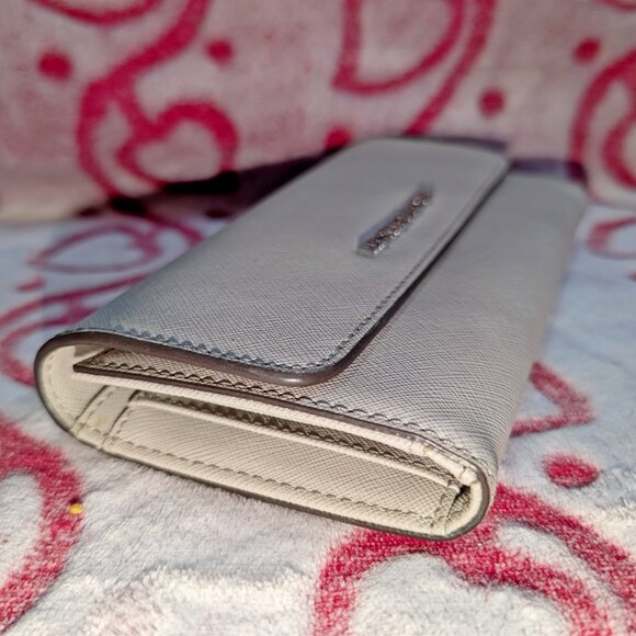 Michael Kors Jet Set Travel Large Trifold Saffiano Leather Wallet, Cream - Picture 2 of 7